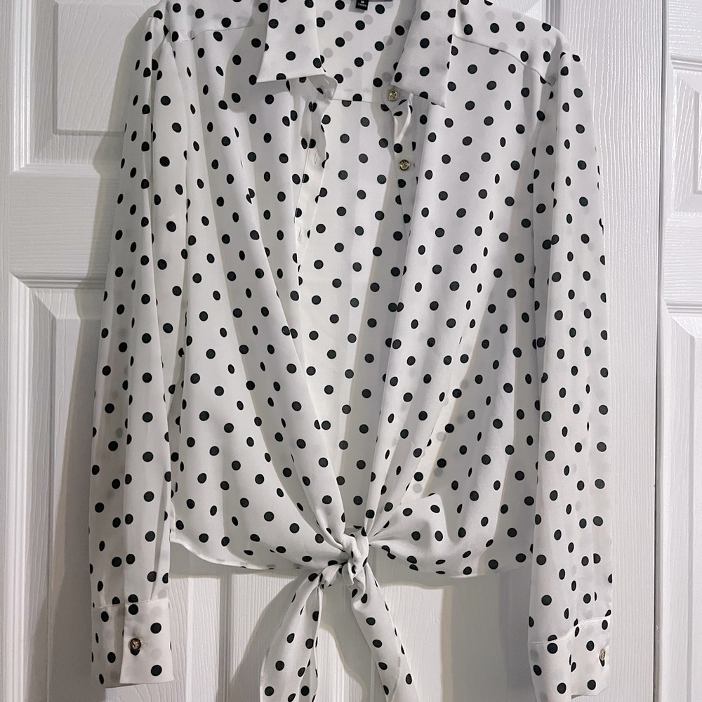 Polka dot light weight shirt with tie